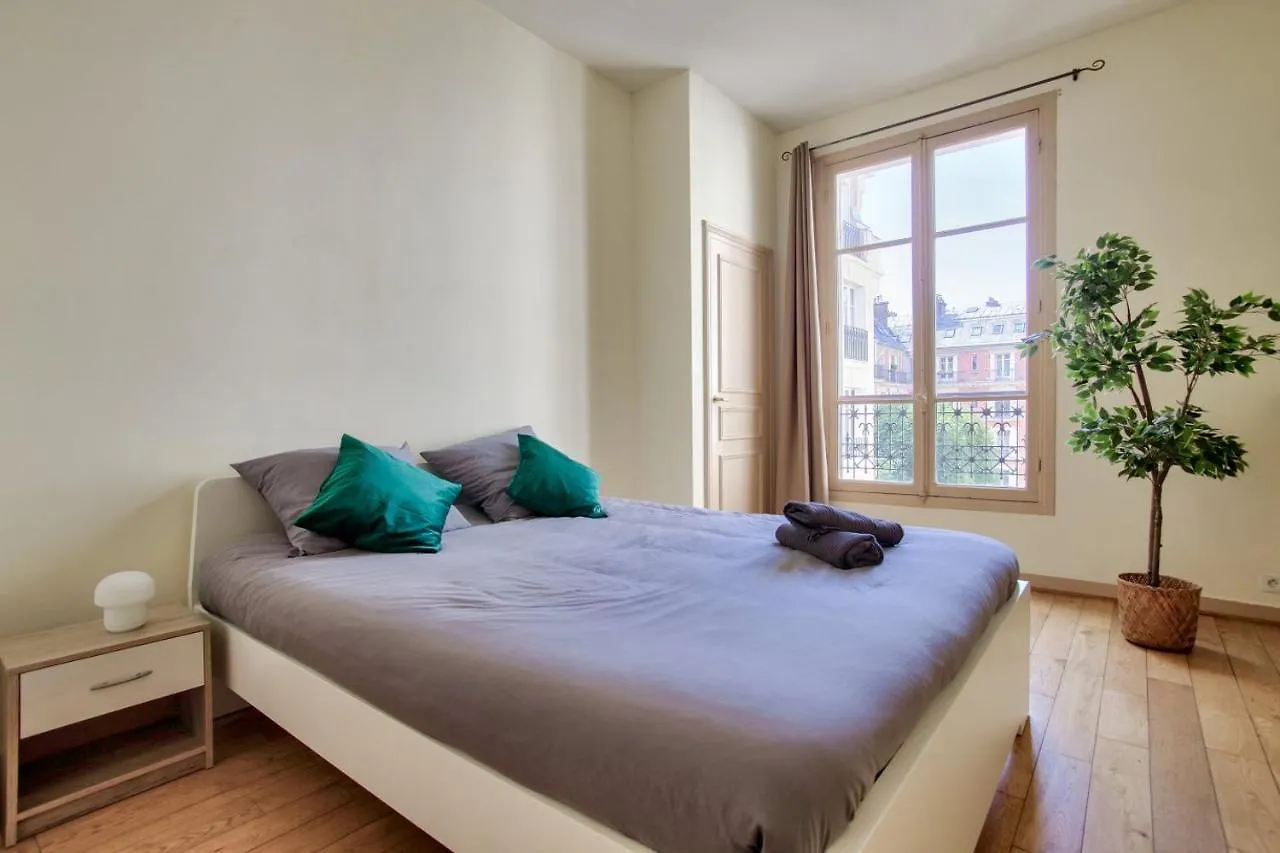 פריז 2 Bedrooms Tour Eiffel Rapp דירה