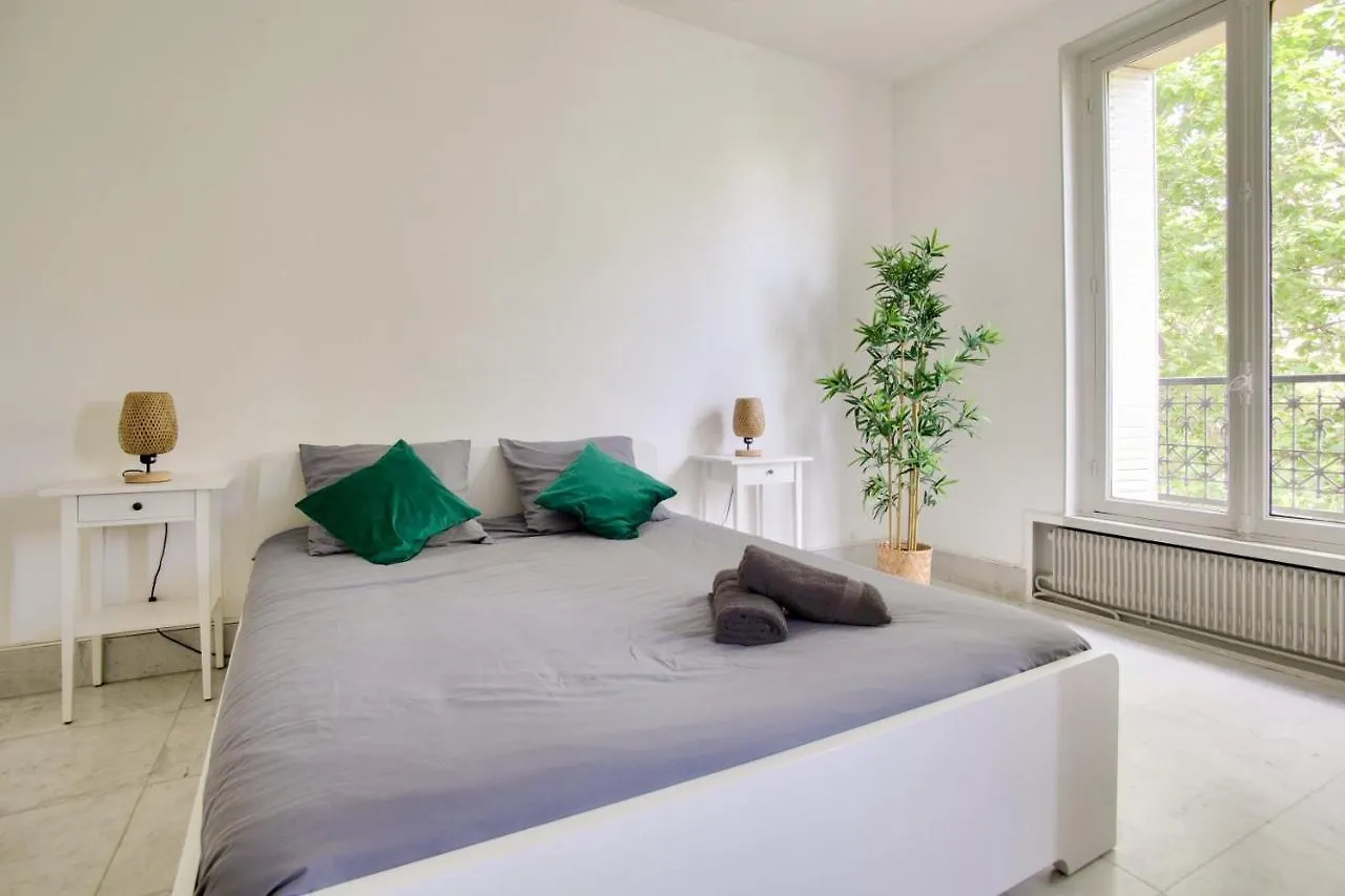 דירה פריז 2 Bedrooms Tour Eiffel Rapp צרפת